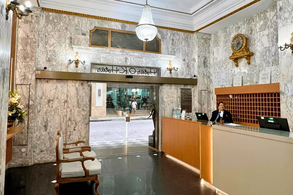 Recepção Elegante e Atendimento de Qualidade