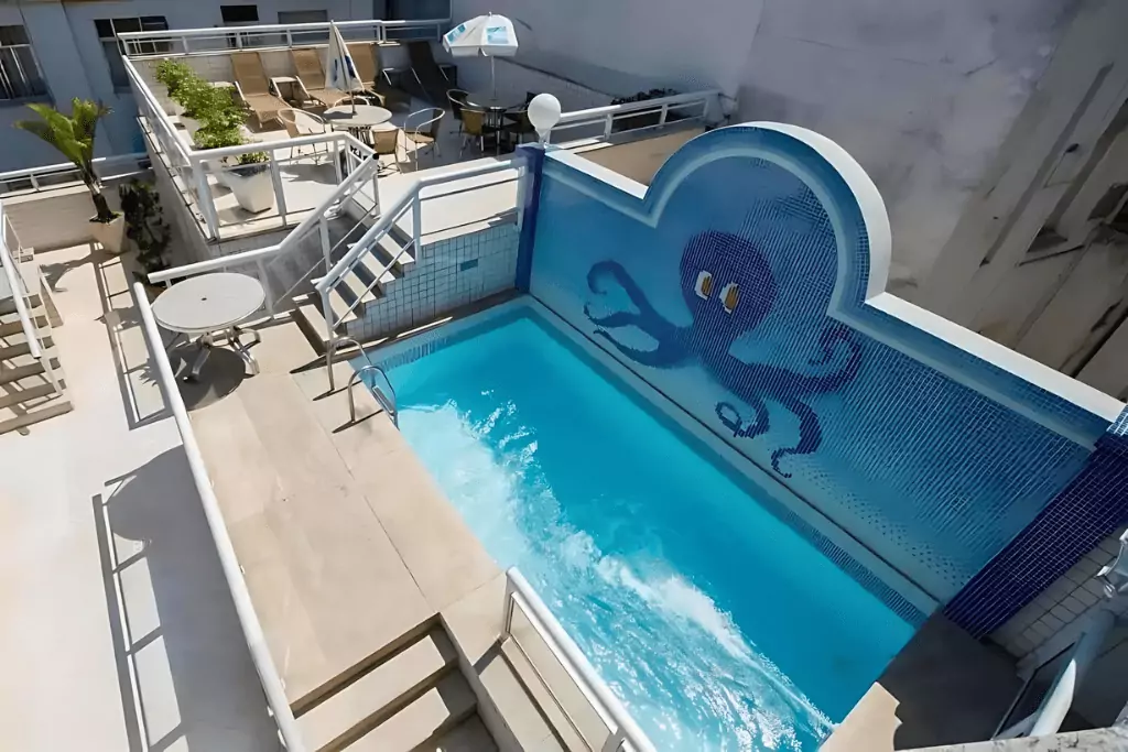 Área de Lazer com Piscina